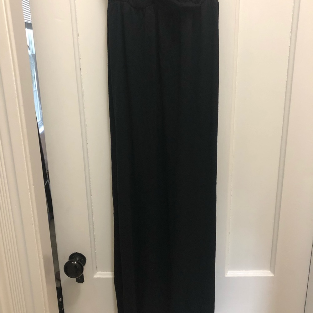 Simple elegant black maxi - Picture 2 of 4